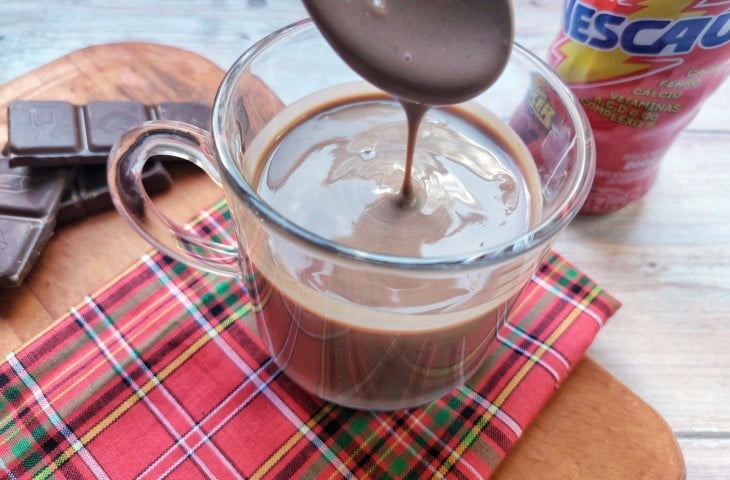 Chocolate quente com Nescau