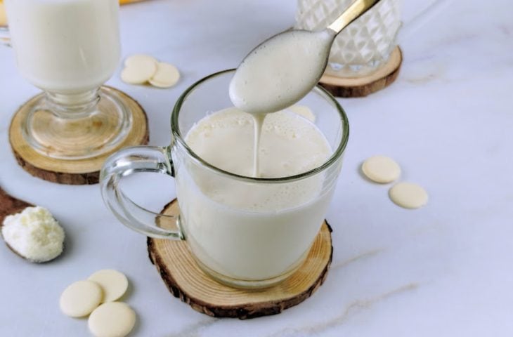 Chocolate quente cremoso com leite em pó