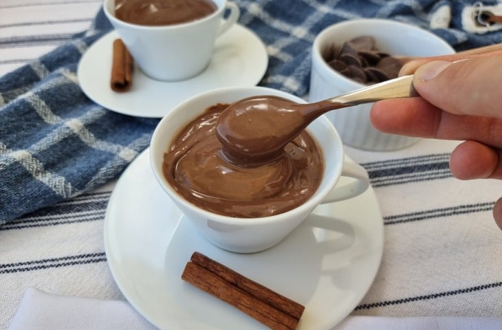 Chocolate quente cremoso fácil