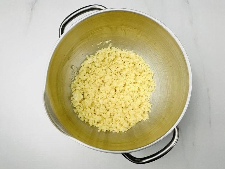 Massa granulada.