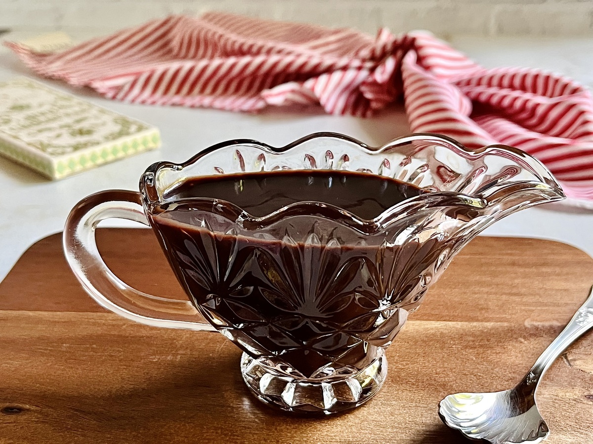 Cobertura de chocolate para bolo sem leite condensado