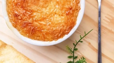 Cocada de forno com flocos de coco