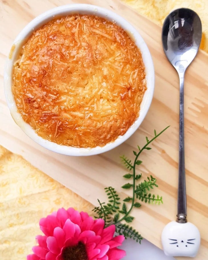 Cocada de forno com flocos de coco