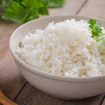 Como fazer arroz: a receita certeira para um acompanhamento perfeito