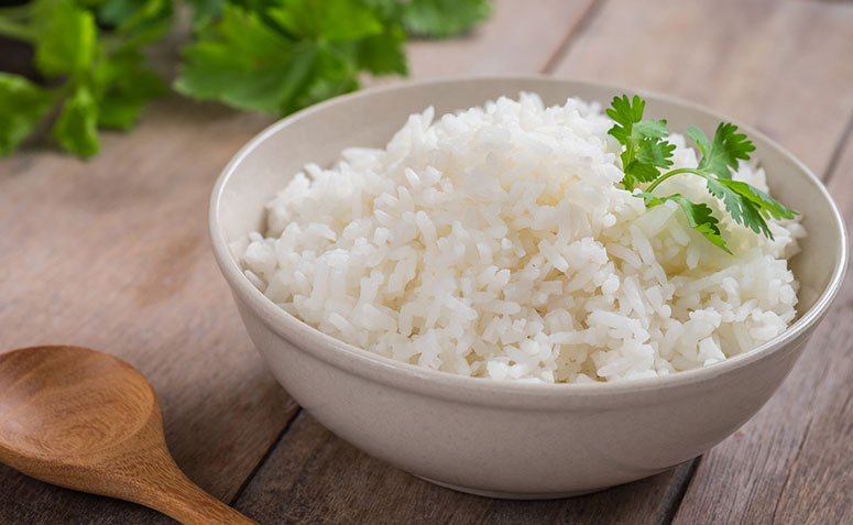 arroz soltinho servido em uma tigela