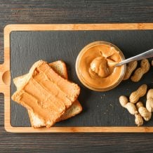 Como fazer pasta de amendoim para lanches saborosos e nutritivos