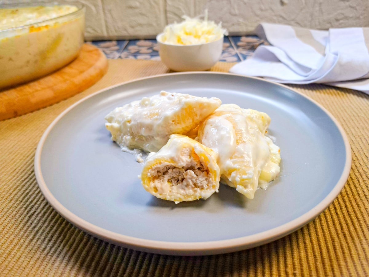 Conchiglione com ricota, nozes e damasco