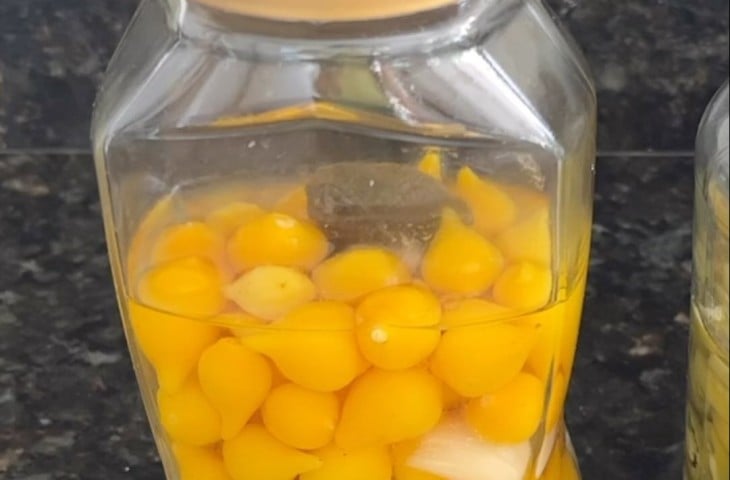 Conserva de pimenta-biquinho e jalapeño