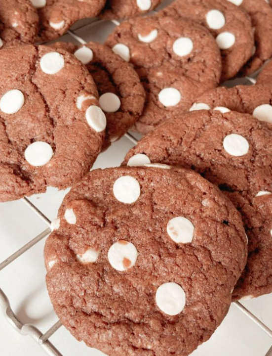 Cookies com gotas de chocolate branco