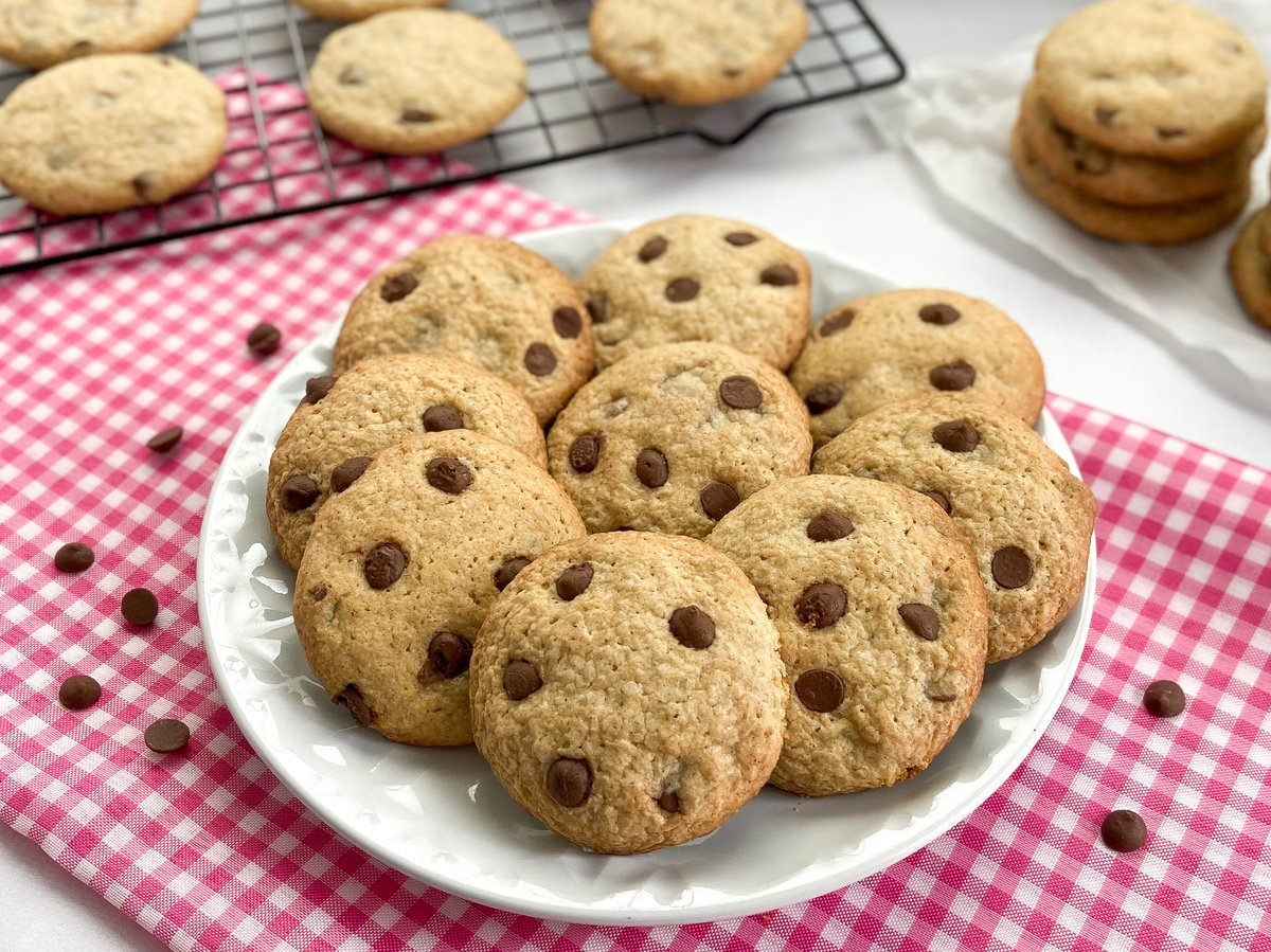 Cookies de aveia com gotas de chocolate