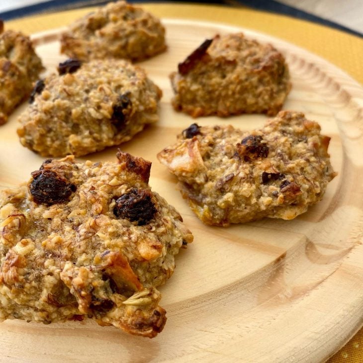 Cookies de banana com passas e coco