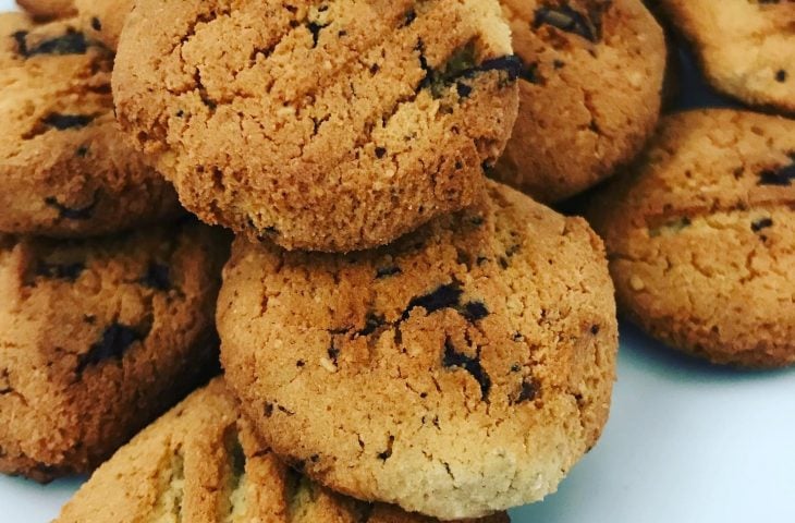 Cookies de coco com pasta de amendoim