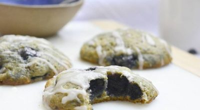 Cookies de mirtilo com glacê de limão