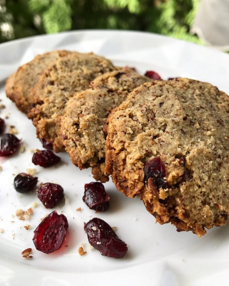 Cookies de nozes com cranberry