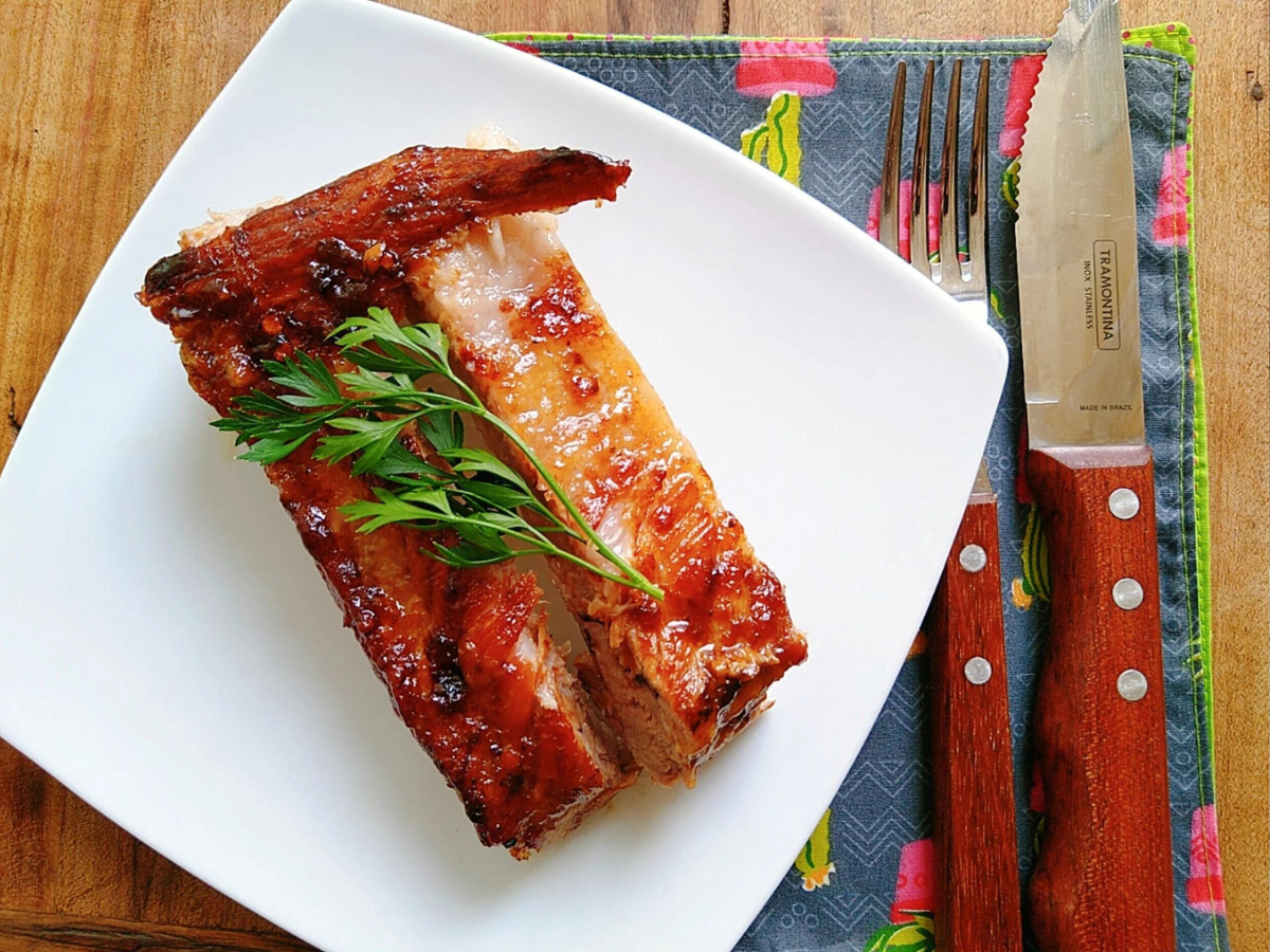 Costelinha com molho barbecue