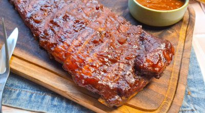 Costelinha suína no molho barbecue