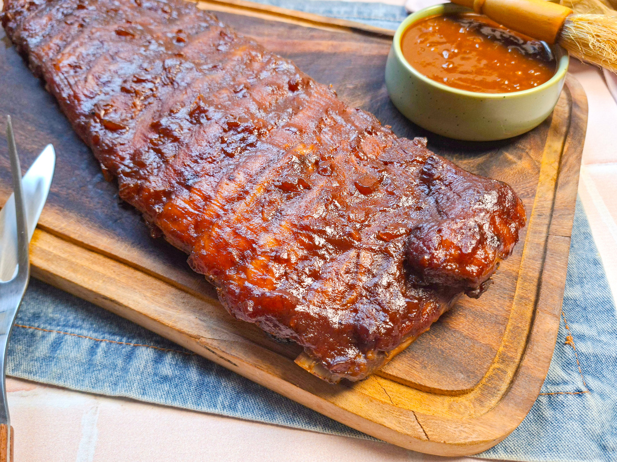 Costelinha suína no molho barbecue