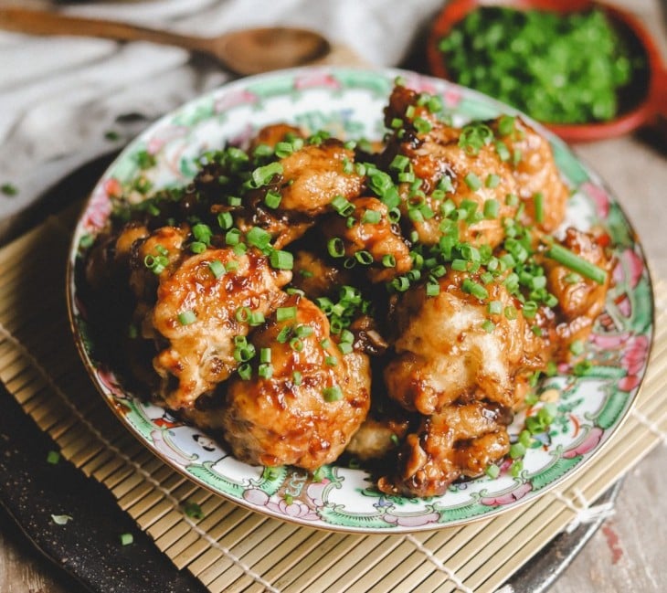 Couve-flor empanada ao molho teriyaki