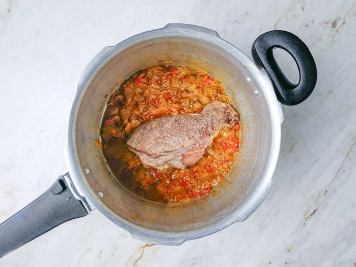 Coxão mole na panela de pressão.