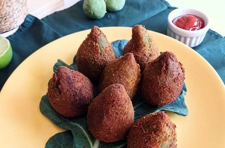 Coxinha de couve com calabresa