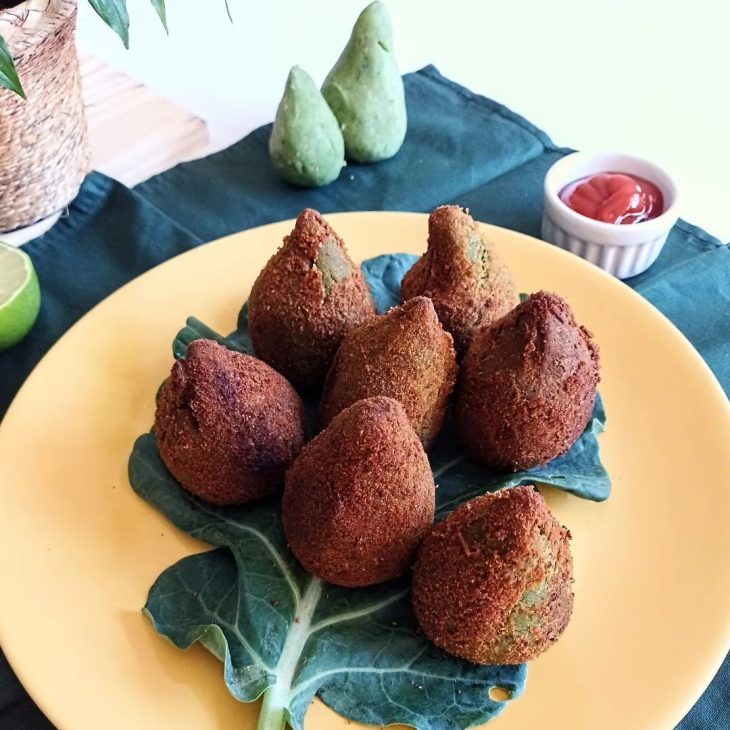 Coxinha de couve com calabresa