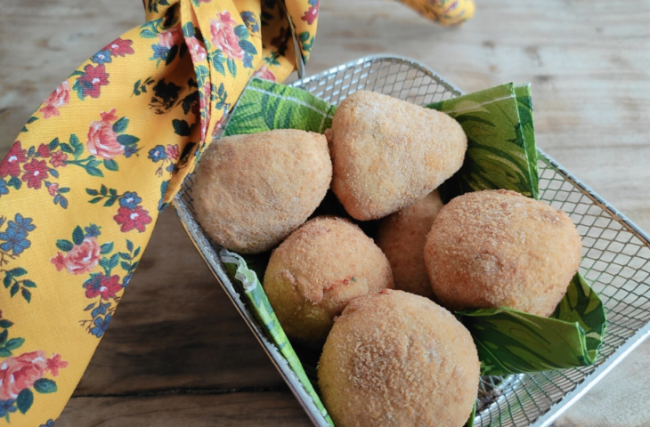 Coxinha de frango sem massa