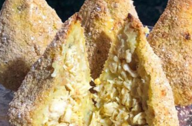 Coxinha fit de frango e batata-doce