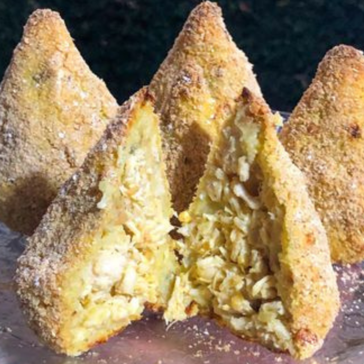 Coxinha fit de frango e batata-doce