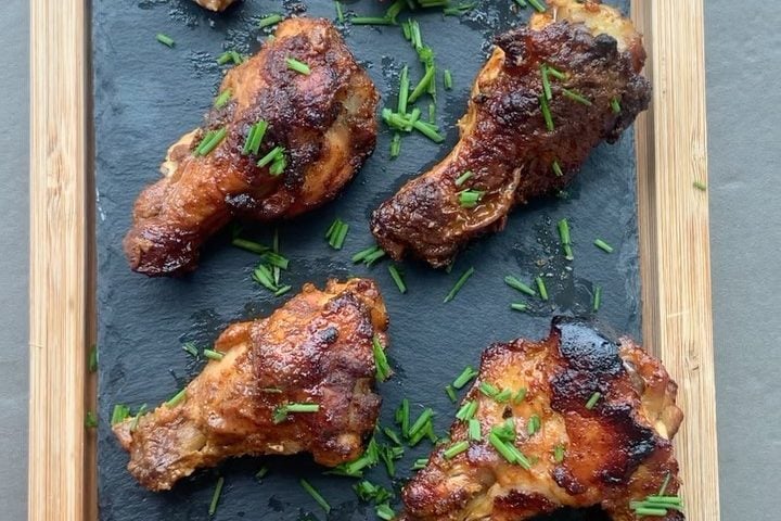 Coxinhas da asa de frango caramelizadas no missô