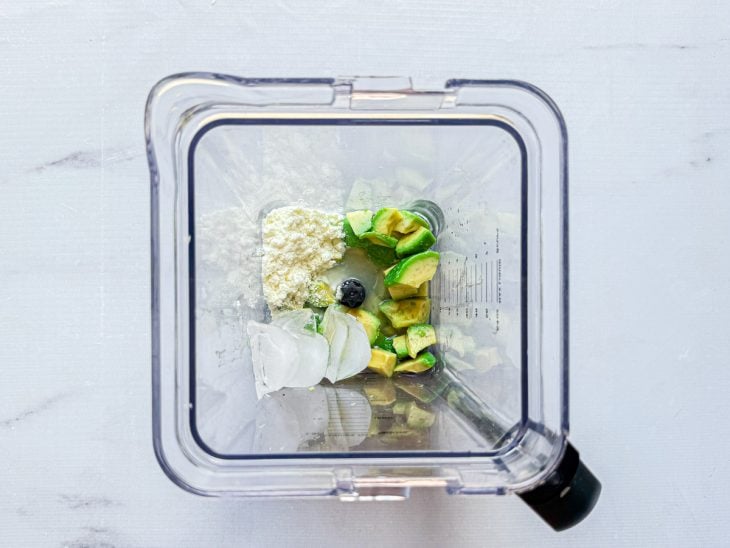 Ingredientes antes de bater no liquidificador.