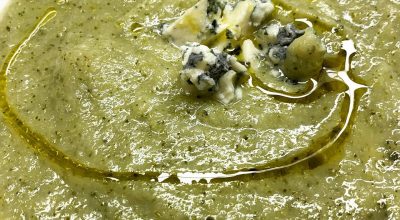 Creme de brócolis com gorgonzola