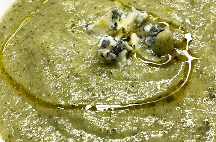 Creme de brócolis com gorgonzola