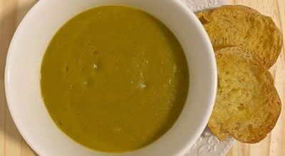Creme de cenoura, batata e alho-poró