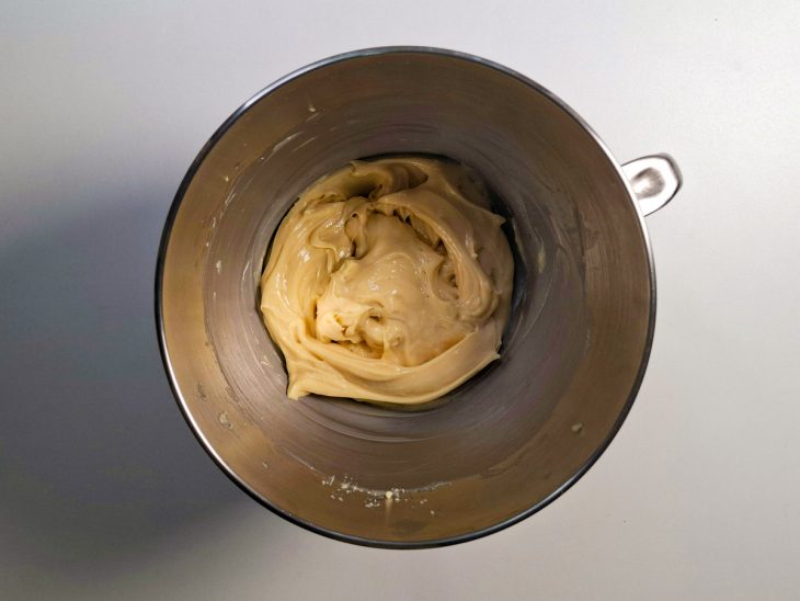 Creme final batido e com textura cremosa e uniforme.