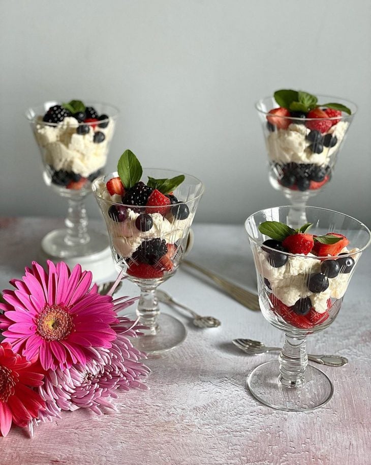 Creme de mascarpone com frutas vermelhas