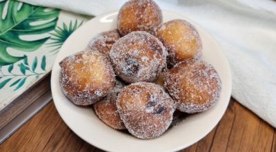 Bolinho de chuva de limão delicioso