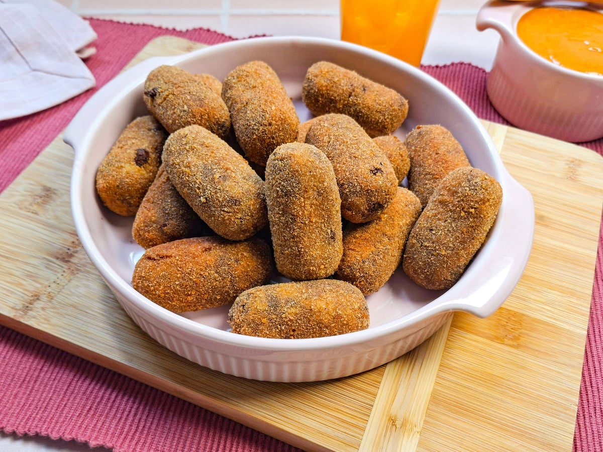 Croquete alemão de carne assada