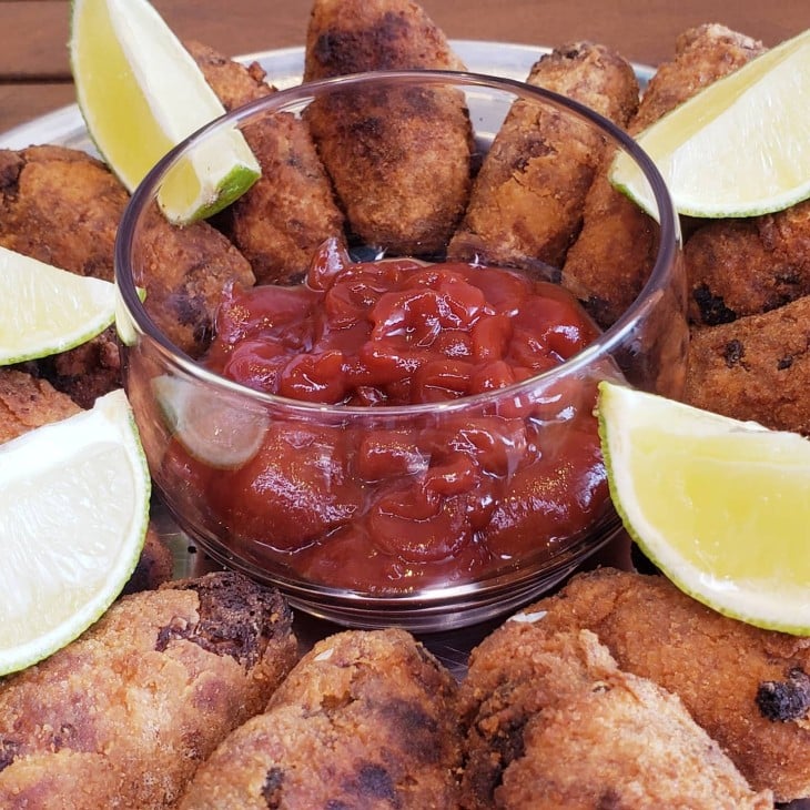 Croquete de calabresa e queijo