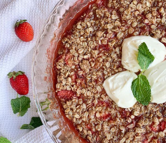 Crumble de morango saudável