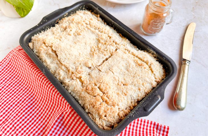 Cuca de banana com farofa