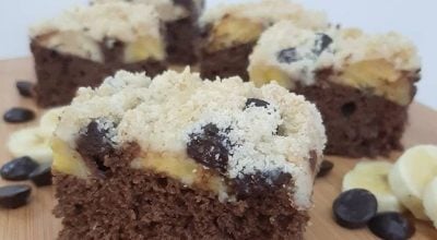 Cuca de chocolate com banana