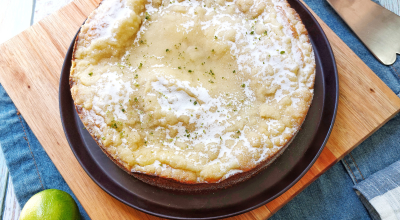 Cuca de limão com iogurte e cream cheese