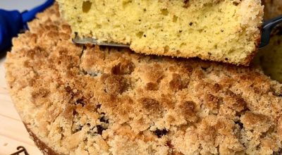 Cuca de maracujá com gotas de chocolate