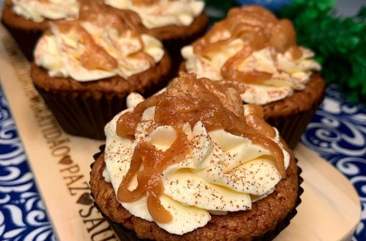 Cupcake de banana caramelada