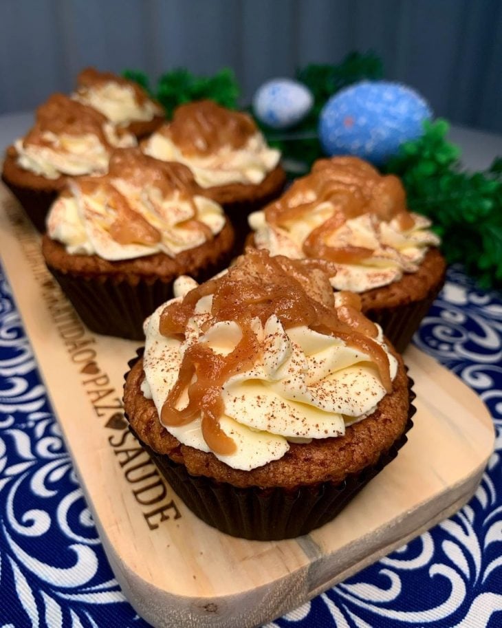 Cupcake de banana caramelada