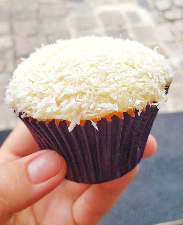 Cupcake de milho com beijinho