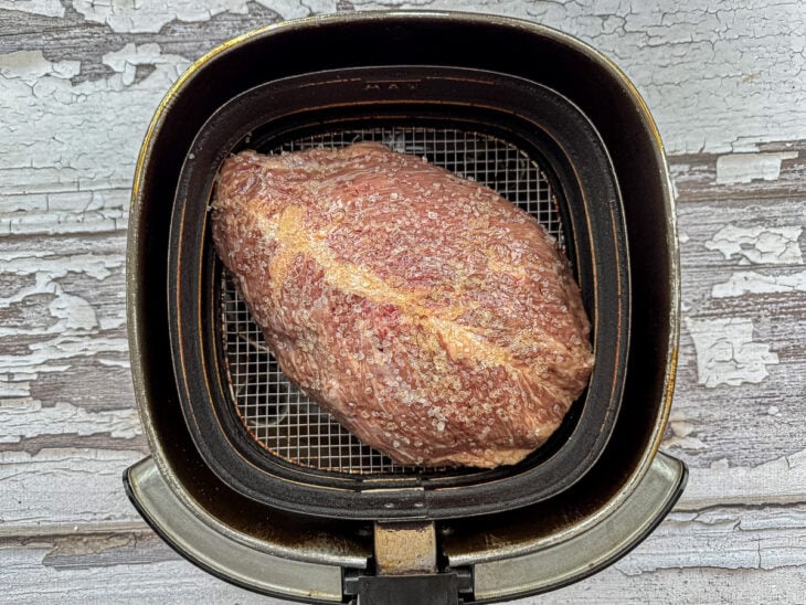 Cupim transferido para o cesto da air fryer.