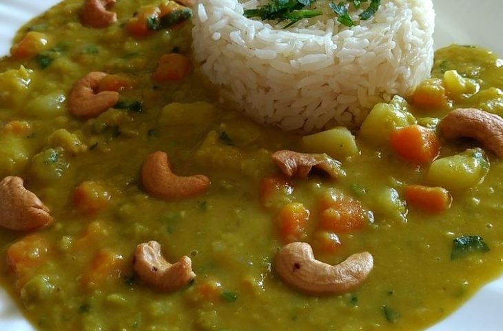 Curry de ervilha partida