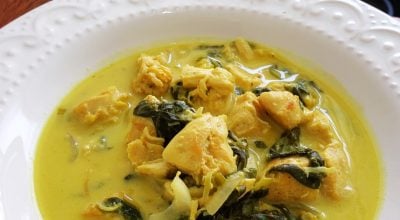 Curry de frango com espinafre