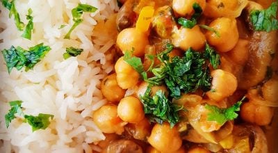 Curry de grão-de-bico com cogumelos
